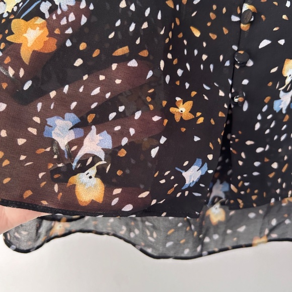 🔴Spaghetti Strap Floral Faux Button Top - Picture 9 of 11